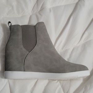 COPY - Grey sneakers